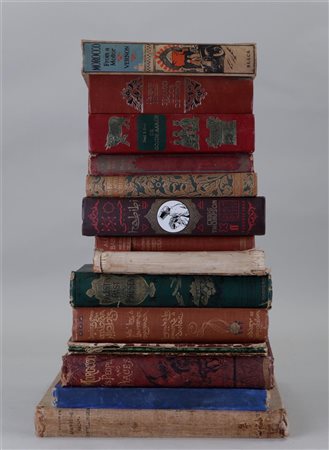 A large lot of old Oriental books, mainly from the first half of the 20th...