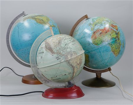 A lot of three vintage globes.