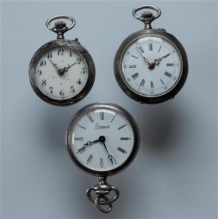 Lot with small silver pocket watches in various conditions - weight: 65 grams.