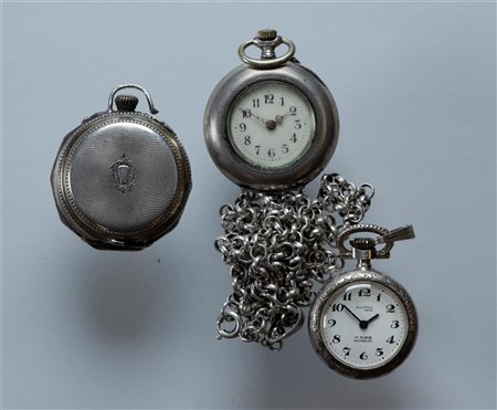 Lot with small silver pocket watches in various conditions - weight: 53 grams.