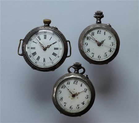 Lot with small silver pocket watches in various conditions - weight: 56 grams.