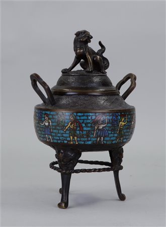 A bronze and cloisonne incense burner. China, 19th century.25 x 20 cm.