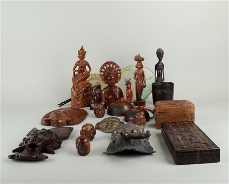 A large lot of various woodcarvings and stoneware. Various years and conditions.