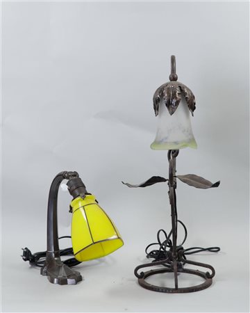 A lot of two Art Nouveau table lamps with glass shades.