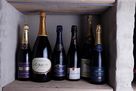 A lot of six different Champagnes including Taittineger.