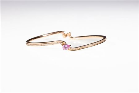 Braccialetto rigido in oro rosa Gismondi con brillanti e zaffiro rosa