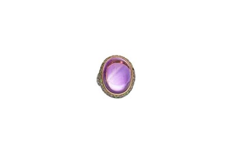 Anello in oro rosa con ametista centrale e carrè di diamanti taglio brillante