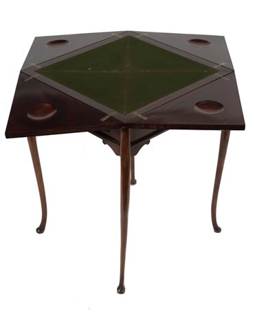  
Tavolo da gioco XIX secolo
Legno di mogano 78 x 57 x 57 cm