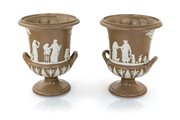 Coppia di vasi a cratere Wedgwood altezza cm 21