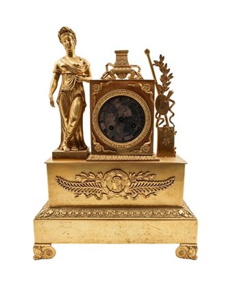 Pendola da appoggio in bronzo dorato a soggetto mitologico.
Quadrante argentato