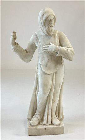 Figura di santo monaco in marmo scolpito. Secolo XIX-XX (h cm 53) (difetti)