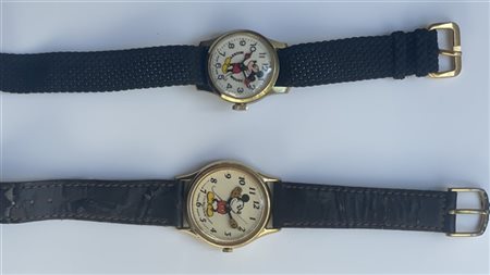 coppia di orologi Mickey Mouse, un Lorus V515-6000 (A1) al quarzo da 30mm e un