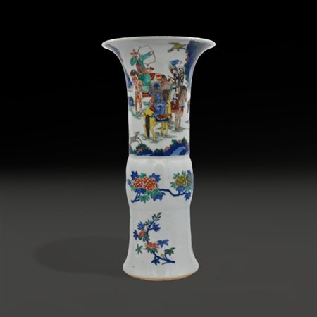 A large Chinese wucai zun vase