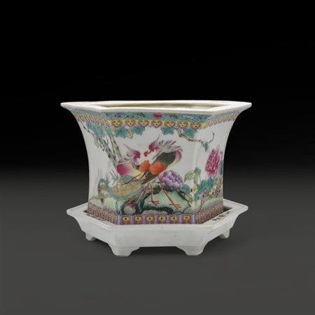 A Chinese Famille Rose cachepot vase