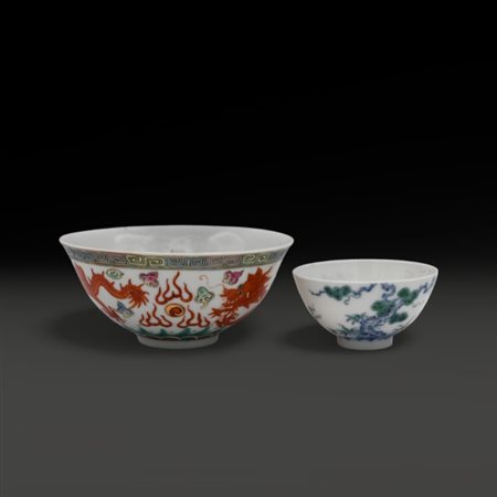 A Chinese dragon bowl and a small ducai cup