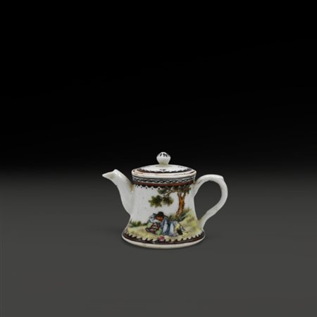 A small Chinese teapot