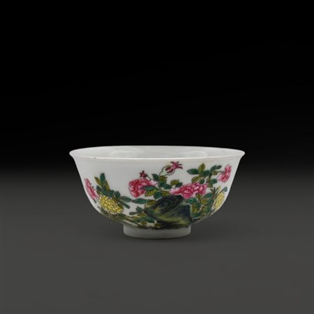 A fine Chinese fencai cup