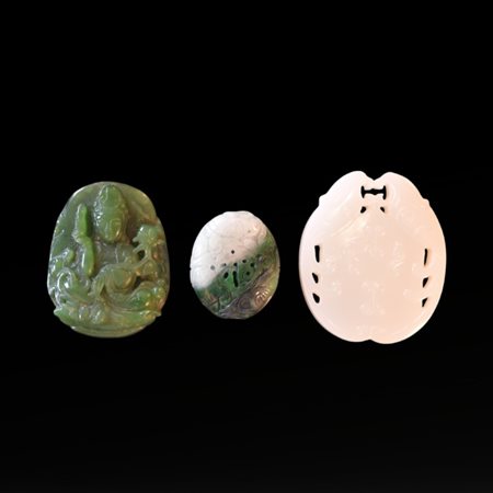 Three Chinese jade pendants