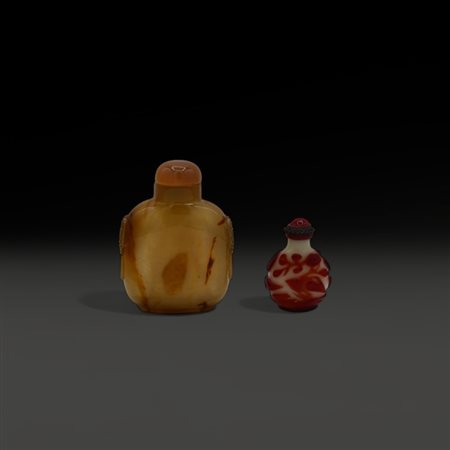 Two Chinese snuff bottles