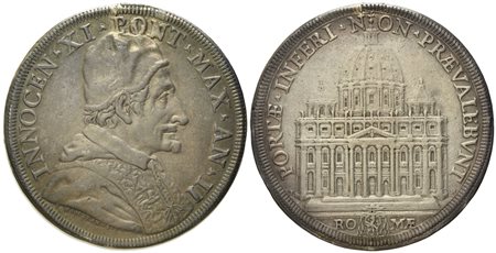 STATO PONTIFICIO. Roma. Innocenzo XI (1676 - 1689). Piastra, anno II "Basilica di San Pietro". Ag (31,76 g; 4,44 mm)