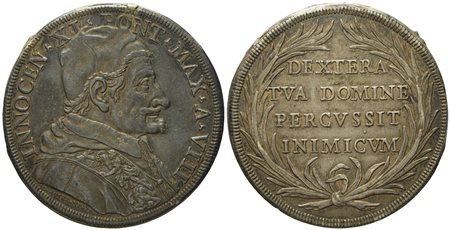 STATO PONTIFICIO. Roma. Innocenzo XI (1676-1689). Piastra Anno VIII. Ag (31,95 g; 44,7 mm)