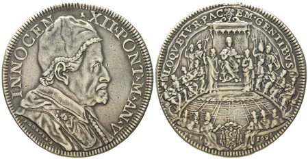 STATO PONTIFICIO. Roma. Innocenzo XII (1691 - 1700). Piastra 1696 "Concistoro". Ag (31,52 g; 43,9 mm)