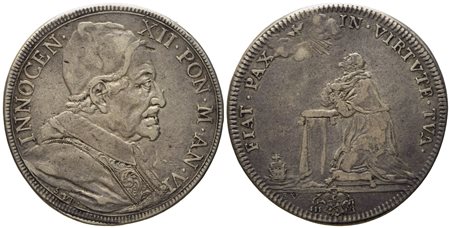 STATO PONTIFICIO. Roma. Innocenzo XII (1691 - 1700). Mezza piastra, anno VI "Papa inginocchiato". Ag (15,85 g; 37,3 mm)