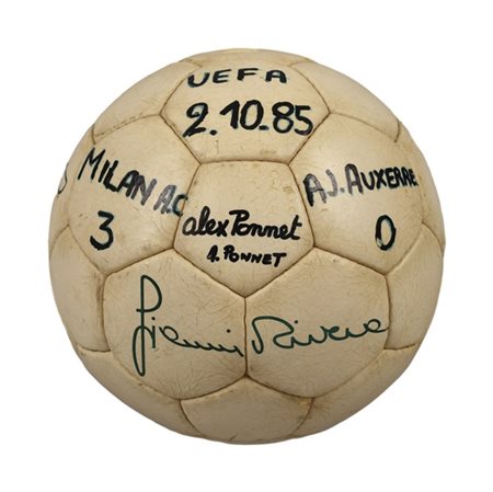 AC Milan - AJ Auxerre. Pallone ufficiale della gara di ritorno del 1° turno di