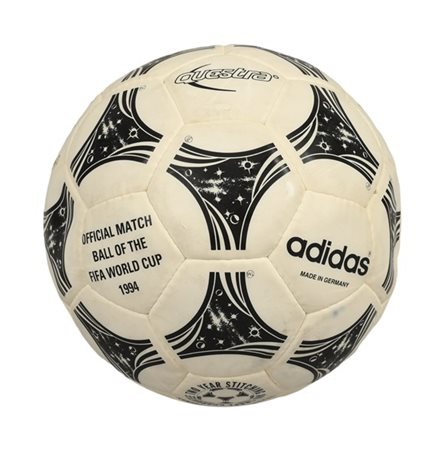 Schalke 04 - FC Internazionale. Pallone ufficiale utilizzato durante la Finale