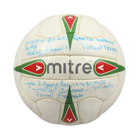 Galles - Italia. Pallone ufficiale utilizzato durante incontro di qualificazion