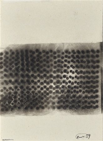 OTTO PIENE "Rauchzeichnung" 1959
disegno e fumo su cartoncino
cm 14,3x10,4
Firma