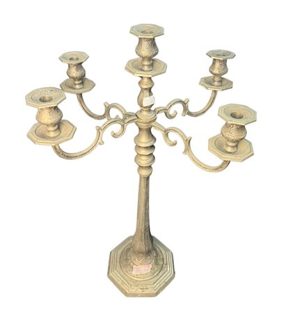 Coppia di candelabri in metallo argentato, periodo XX secolo, dimensioni:...