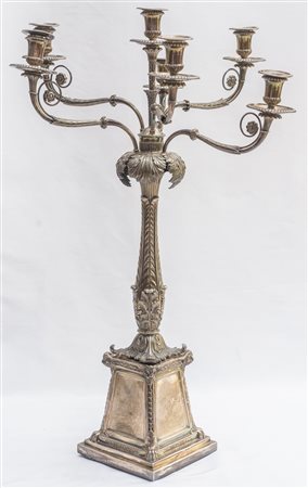  
Grande candelabro in argento 800 metà del XIX secolo
argento 800 H. 82 cm