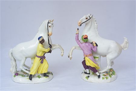  
Manifattura di Meissen - Coppia di porcellane  XIX secolo
 25 x 22 cm / 23 x 23 cm