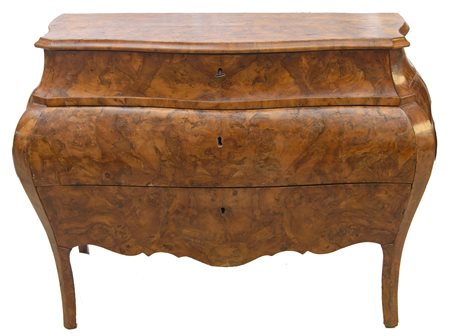  
Manifattura lombardo veneta - Commode  XVIII secolo
 92 x 135 x 65 cm