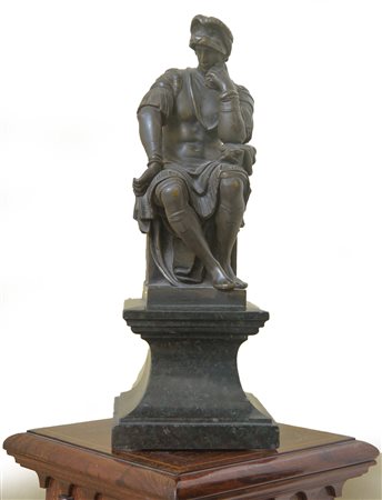  
Scultura raffigurante Lorenzo de' Medici su colonnina 1879
bronzo 33 x 11 x 12 cm