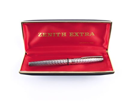 ZENITH  
Extra: penna stilografica in argento, pennino in oro 14k 
 