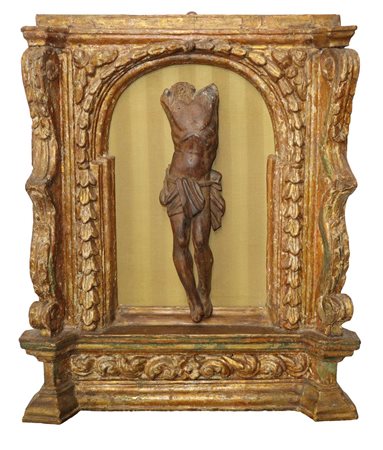 Edicola di altare barocca in legno dorato a foglia con frammento di Cristo applicato, 17° secolo aedicule, 16° secolo Christ