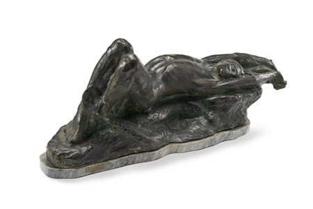 Valmore Gemignani "Uomo sdraiato" 
scultura in bronzo (cm 30x72x20) poggiante su