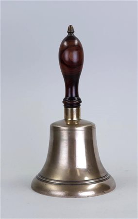 An antique brass handbell. Ca 1900.H.: 32,5 cm.