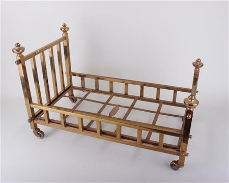 A so-called 'salesmen sample' brass bed with slats.40 x 36 x 60 cm.