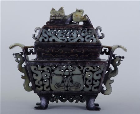 A soapstone incense burner. China, 20th century.30 x 28 cm.