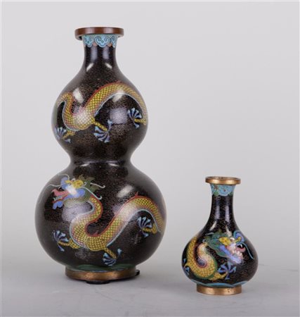 A cloisonne gourd vase and vase with dragon decoration. China, 19th century....