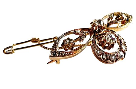 Antique yellow gold brooch, set with rose-cut diamonds and an anchor link...