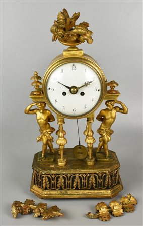 OROLOGIO DA TAVOLO, Vienna inizi sec. XIX legno scolpito e dorato, ricca...