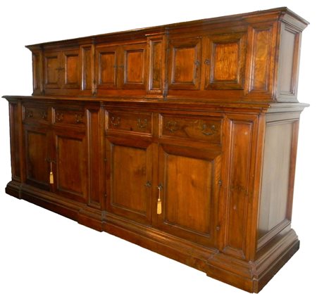 CREDENZA DA SACRESTIA, Lombardia metà del XVII secolo legno massello di noce,...