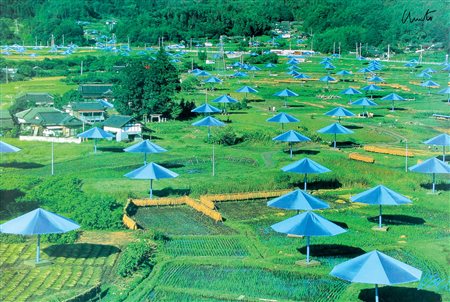 Christo The Umbrellas, Japan - USA, 1984-91, Ibaraki, Japan Site, 1991 stampa...