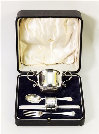 SERVITO DA PAPPA IN ARGENTO - SILVER BABY DINNER SET Città di Sheffield, 1926...