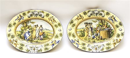 COPPIA DI VASSOI OVALI IN MAIOLICA POLICROMA - PAIR OF PAINTED MAJOLICA OVAL...