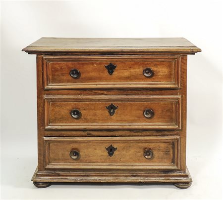 PICCOLO CASSETTONE IN NOCE - SMALL WALNUT CHEST OF DRAWERS XVII secolo - 17th...